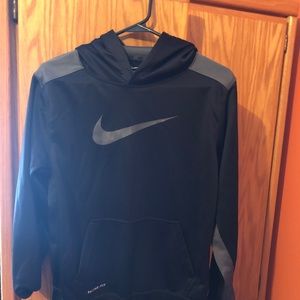 Boys Nike Therma-Fit XL hooded sweatshirt